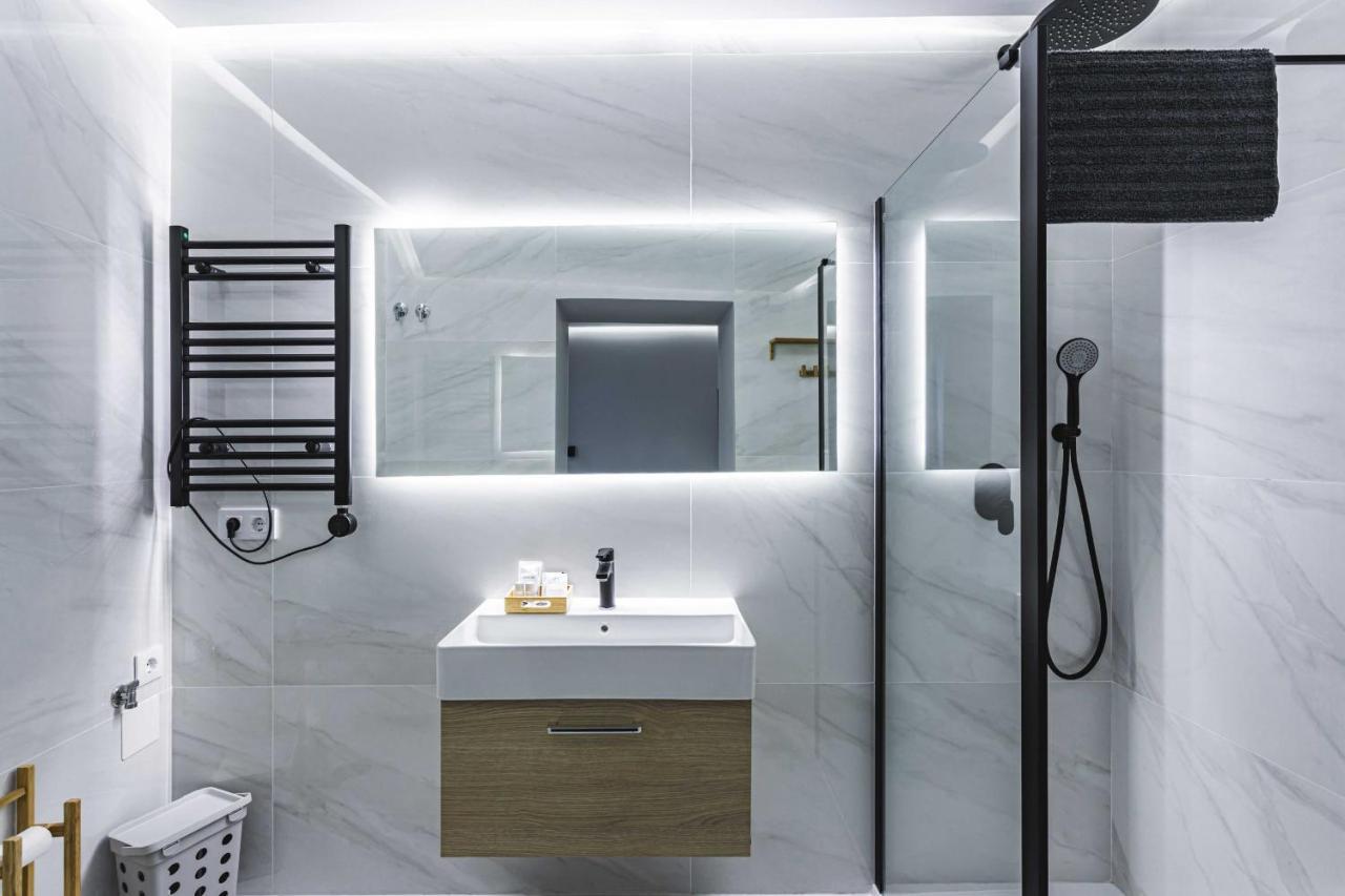 Apartamentos Caceres Central Suites المظهر الخارجي الصورة